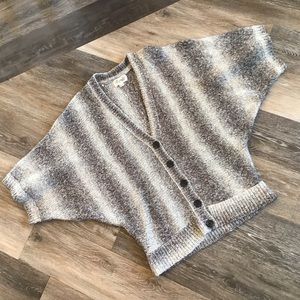 Pretty short sleeved cardigan, EUC